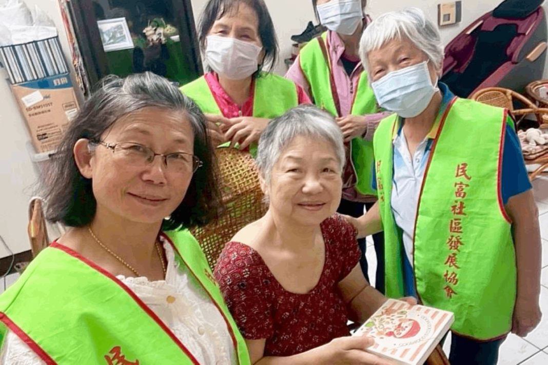 圖說／志工們關懷獨居年長者。照片來源：新竹市政府